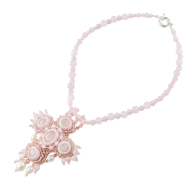 Divine Amulet Necklace in Romantic Pearl